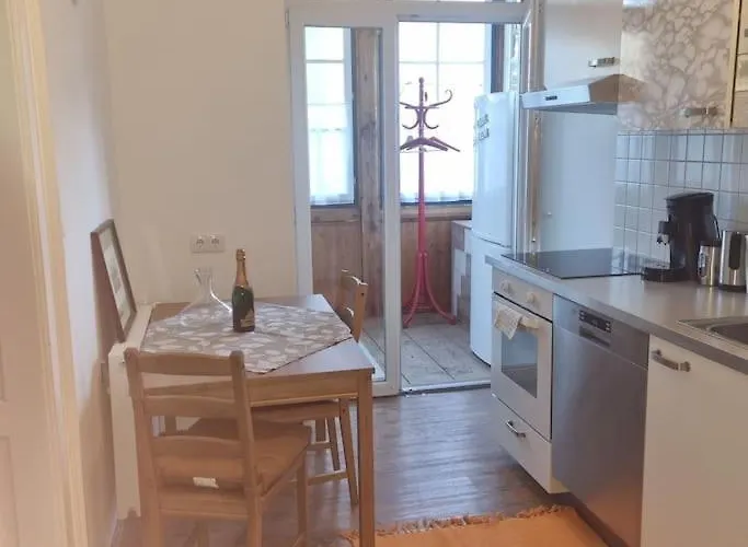 Franz Mit Gratis Parkplatz * 